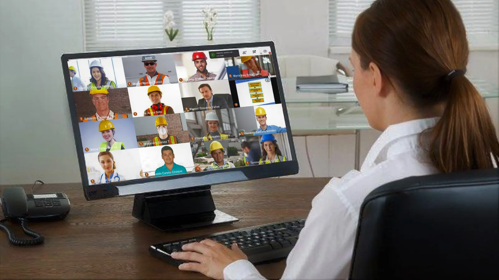 Esquema de capacitación virtual — acceso desde PC, tablet y celular